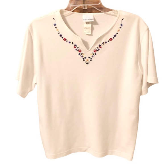 Bobby Brooks vintage white embroidered flowers neckline shortsleeved top size L - Picture 1 of 8